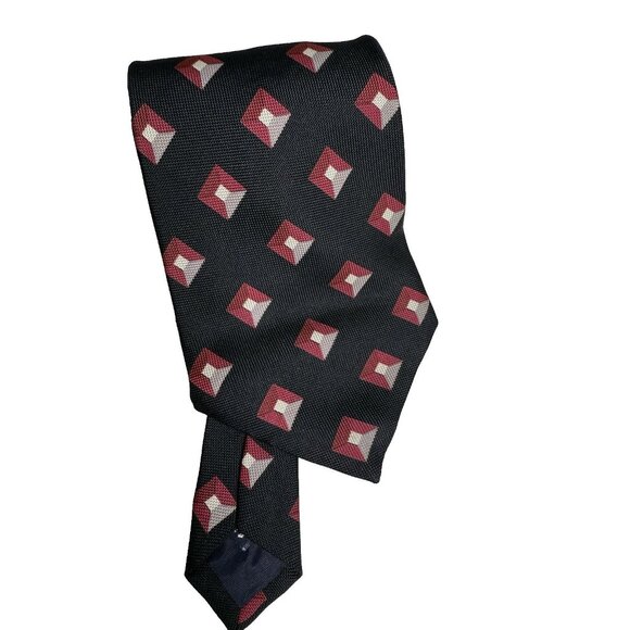VTG Burberry London Mens Tie 3D Black Geometric 100% Silk Tie - Picture 1 of 9